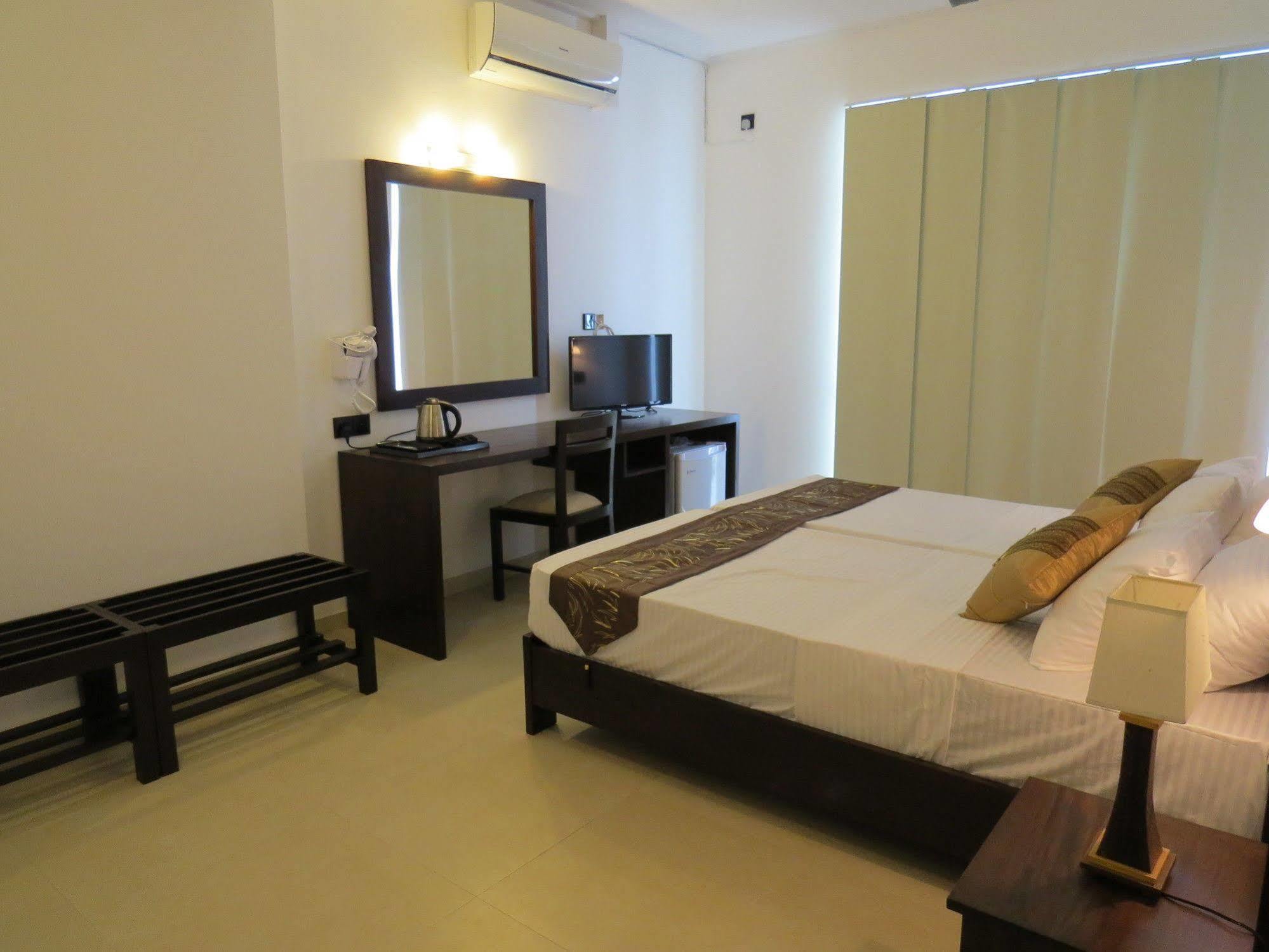 Chapelton House Bed and Breakfast Colombo Exteriör bild
